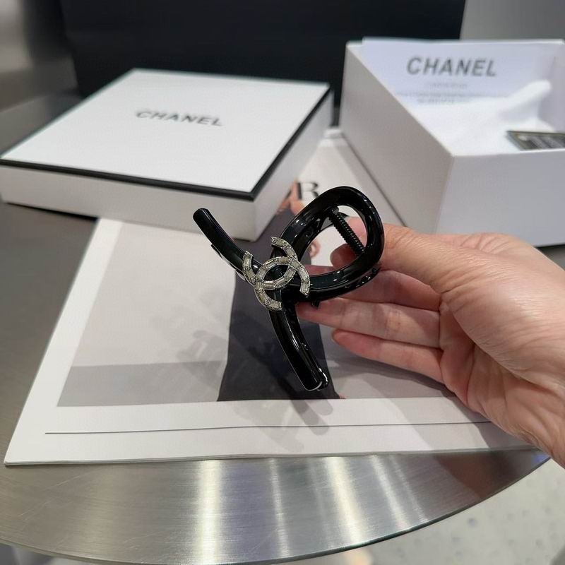 Chanel Hair grab clip hh44